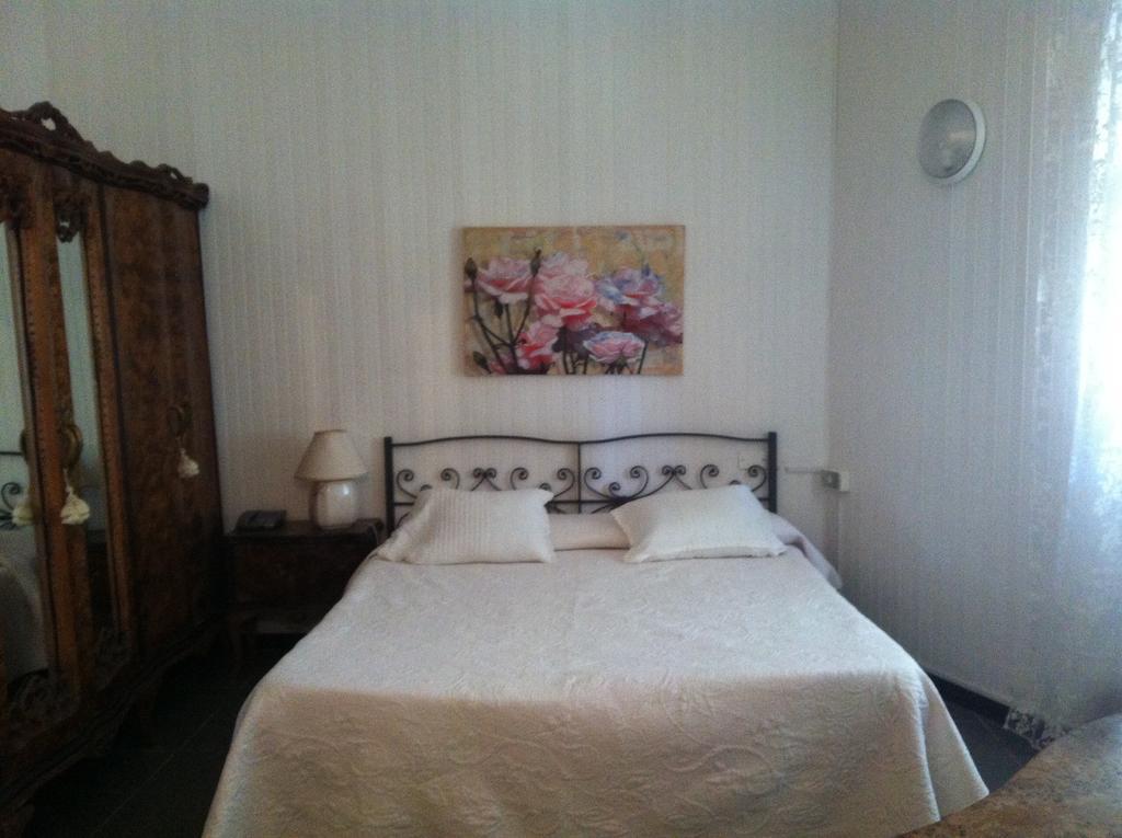 Hotel Pensione Moderna โบนัสโซลา ห้อง รูปภาพ