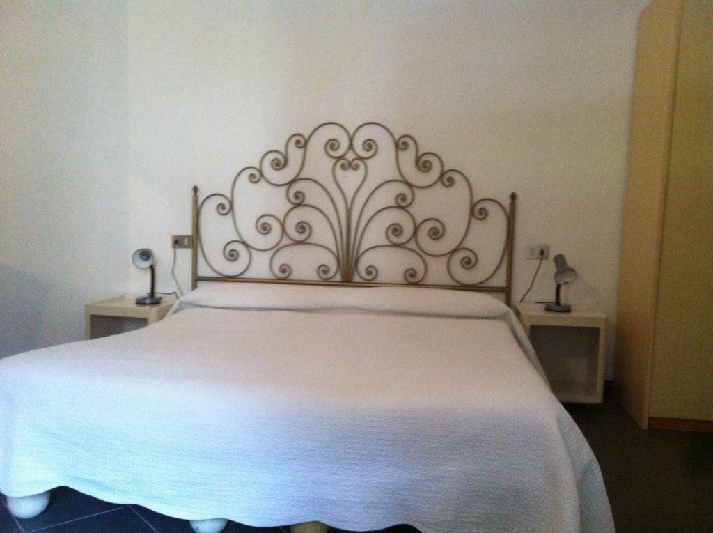 Hotel Pensione Moderna โบนัสโซลา ห้อง รูปภาพ