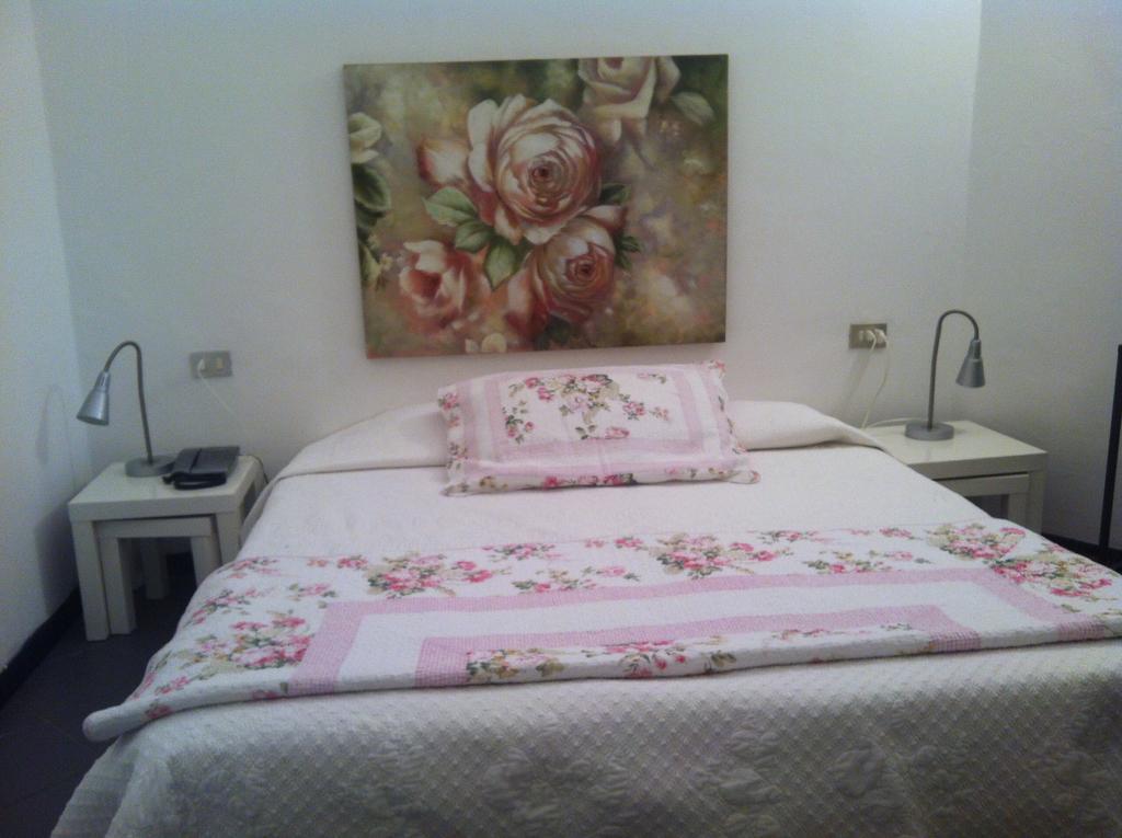 Hotel Pensione Moderna โบนัสโซลา ภายนอก รูปภาพ