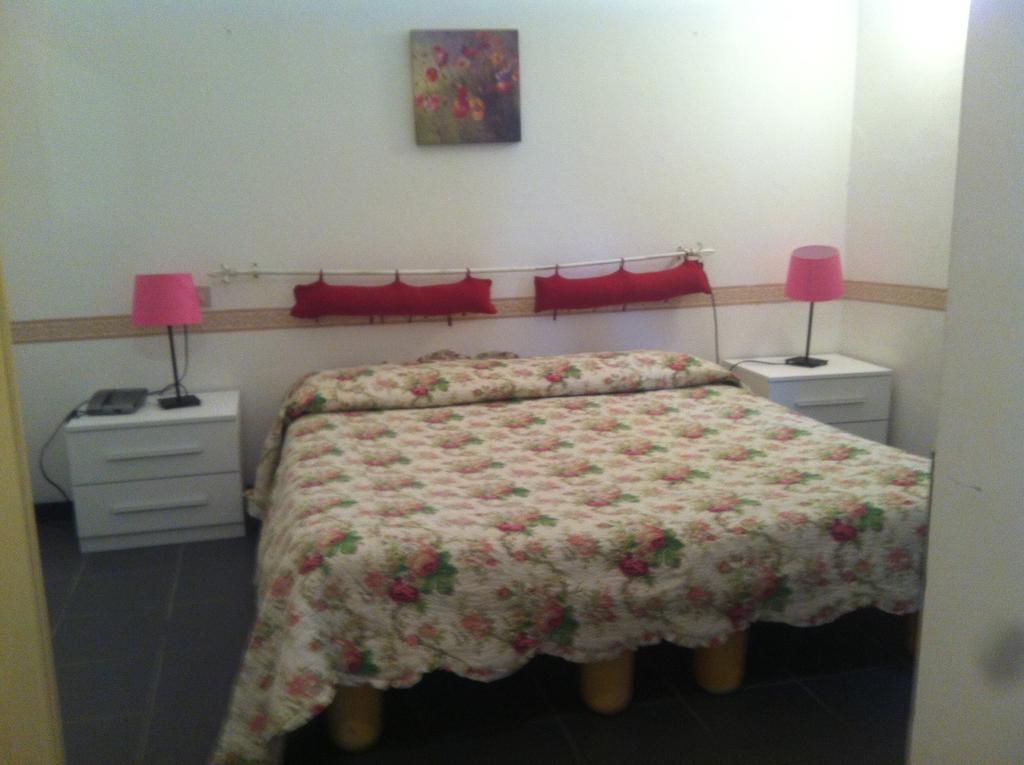 Hotel Pensione Moderna โบนัสโซลา ภายนอก รูปภาพ