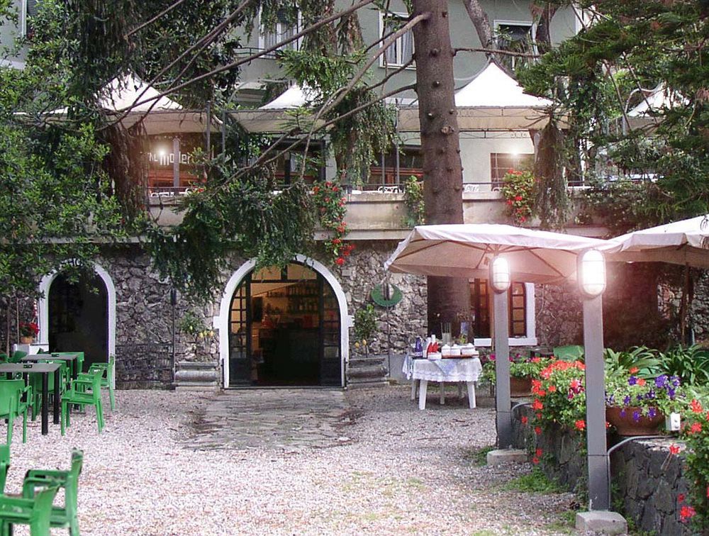 Hotel Pensione Moderna โบนัสโซลา ภายนอก รูปภาพ